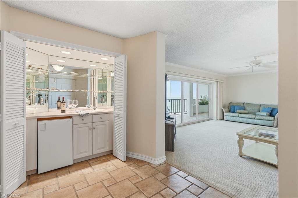 3951 Gulf Shore Blvd N, Unit 302, Naples, FL 34103 Photo