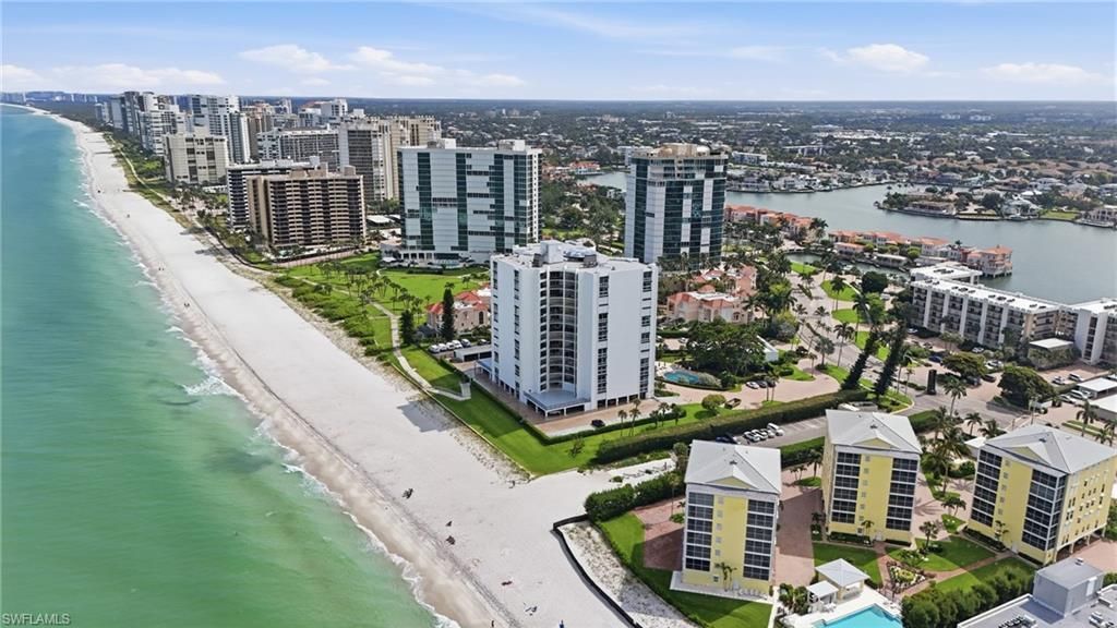 3951 Gulf Shore Blvd N, Unit 302, Naples, FL 34103 Photo
