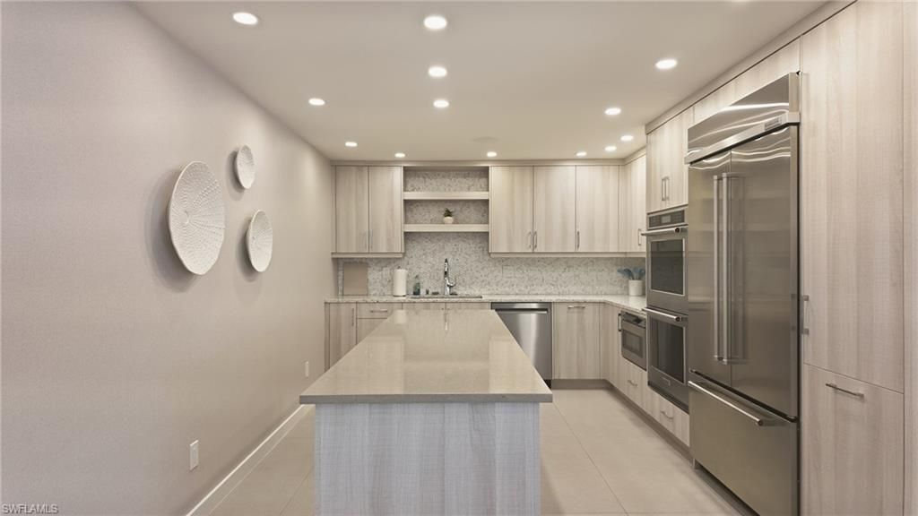3951 Gulf Shore Blvd N, Unit 302, Naples, FL 34103 Photo