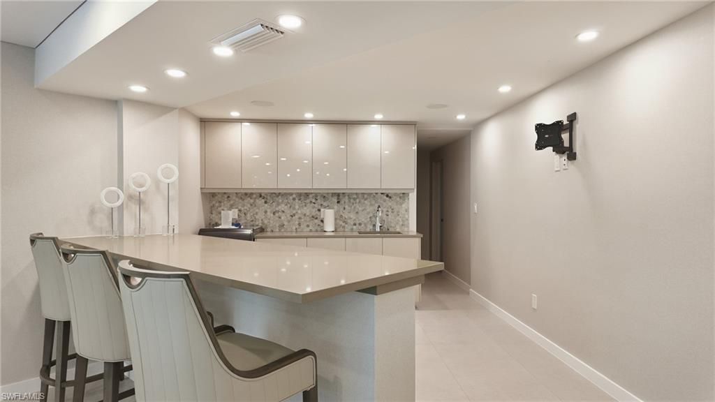 3951 Gulf Shore Blvd N, Unit 302, Naples, FL 34103 Photo