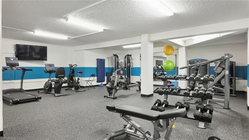 3951 Gulf Shore Blvd N, Unit 302, Naples, FL 34103 Photo