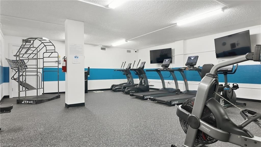 3951 Gulf Shore Blvd N, Unit 302, Naples, FL 34103 Photo
