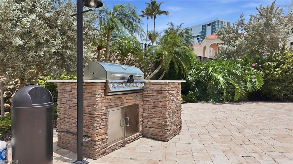 3951 Gulf Shore Blvd N, Unit 302, Naples, FL 34103 Photo