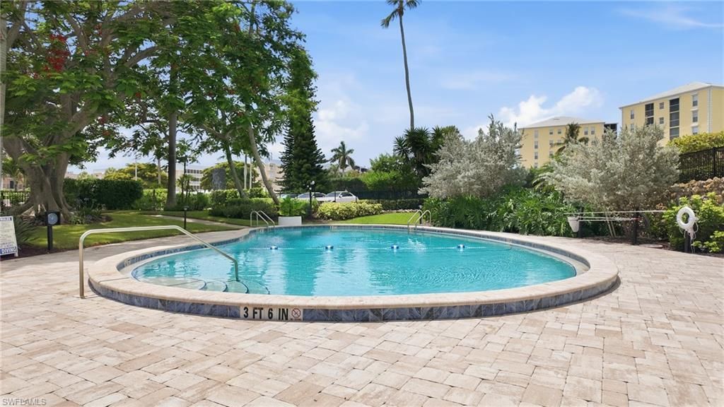 3951 Gulf Shore Blvd N, Unit 302, Naples, FL 34103 Photo