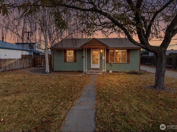 84 D Street NE, Ephrata, WA 98823