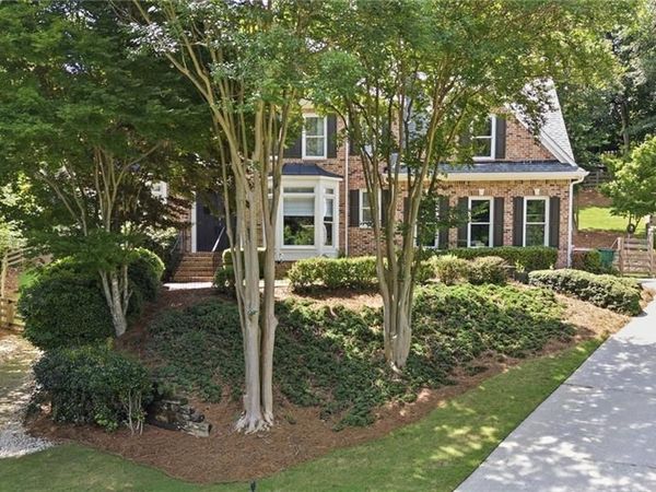 112 Grandcrest Drive , Suwanee, GA 30024