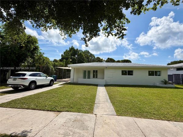 8235 SW 62nd Pl , Miami, FL 33143