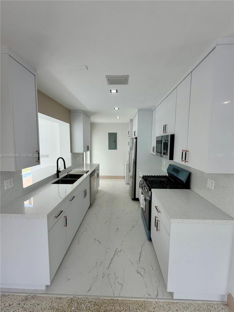 8235 SW 62nd Pl , Miami, FL 33143 Photo