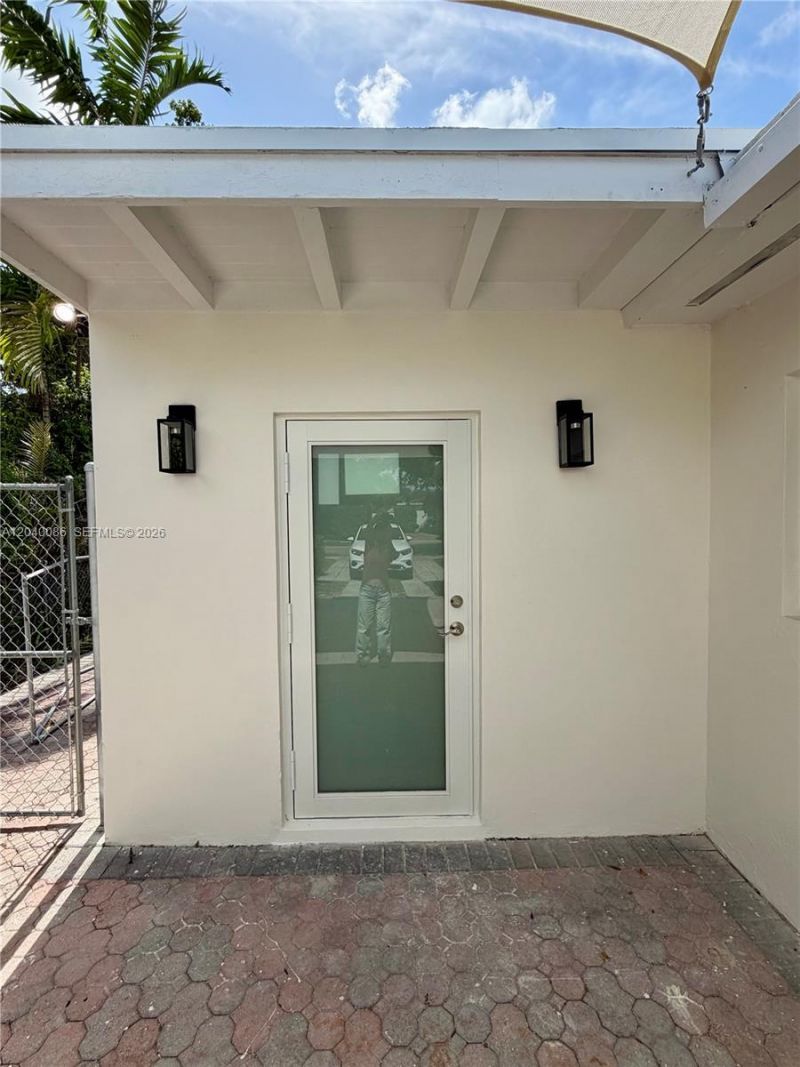 8235 SW 62nd Pl , Miami, FL 33143 Photo