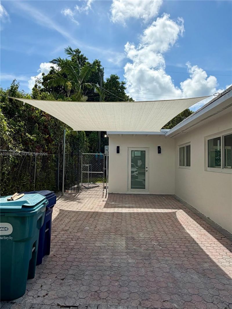 8235 SW 62nd Pl , Miami, FL 33143 Photo