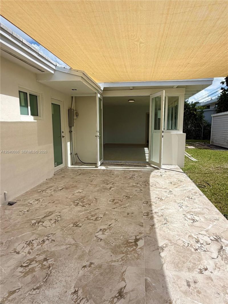 8235 SW 62nd Pl , Miami, FL 33143 Photo