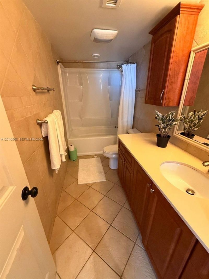 1701 S Ocean Dr , Unit 105, Hollywood, FL 33019 Photo