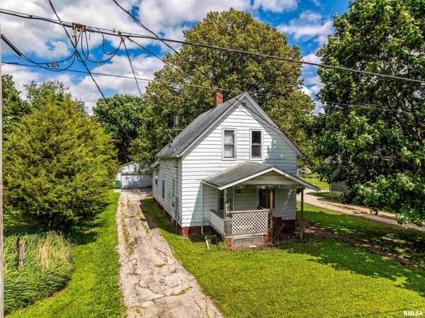 15 CHESTNUT Street, Galesburg, IL 61401