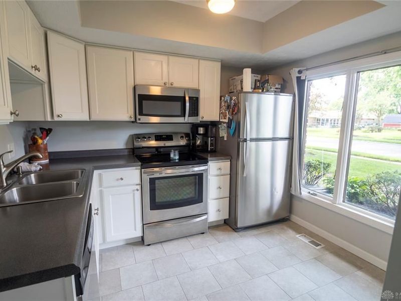 3116 El Camino Drive, Springfield, OH 45503 Photo 2