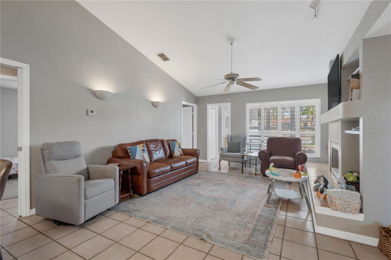 2626 Crestfield Drive , Valrico, FL 33596 Photo