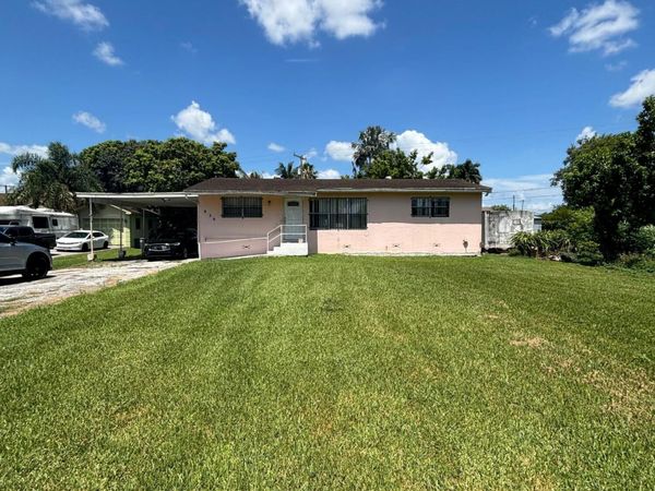 630 SE 2nd Street, Belle Glade, FL 33430