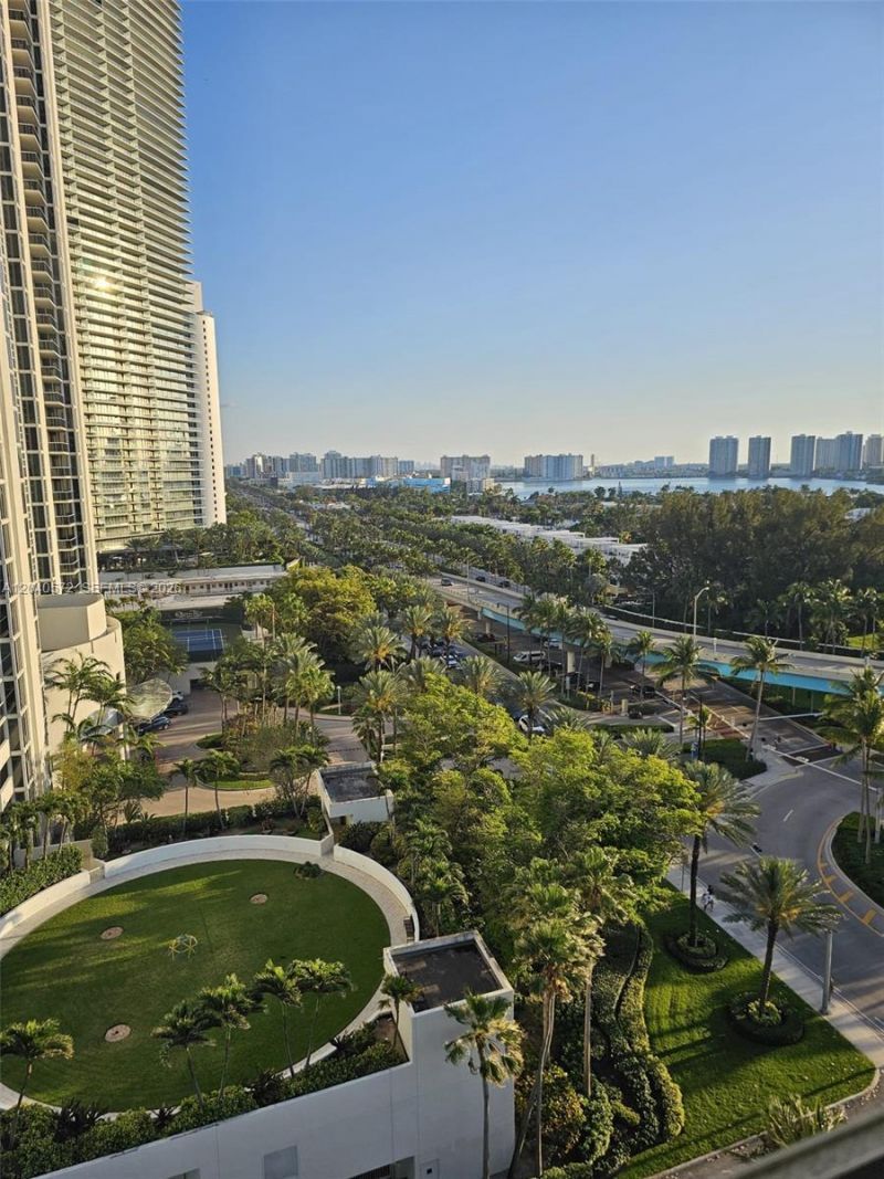 19201 Collins Ave , Unit 1144, Sunny Isles Beach, FL 33160 Photo