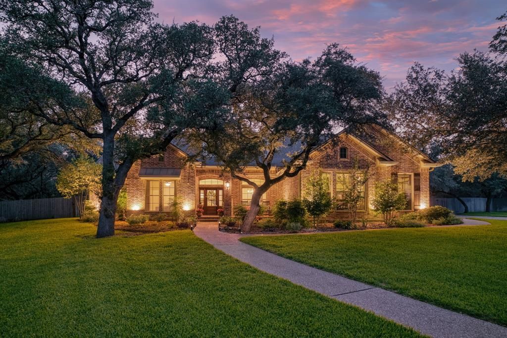 105 Royal Springs Lane, Crawford, TX 76638 Main Photo