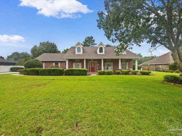 2555 Holley Pl, Navarre, FL 32566