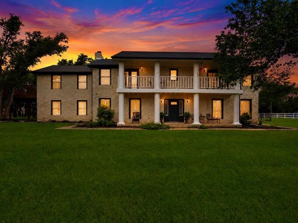2204 Walsh DR, Round Rock, TX 78681