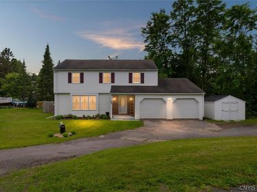 2955 Graffenburg Road, New Hartford, NY 13413