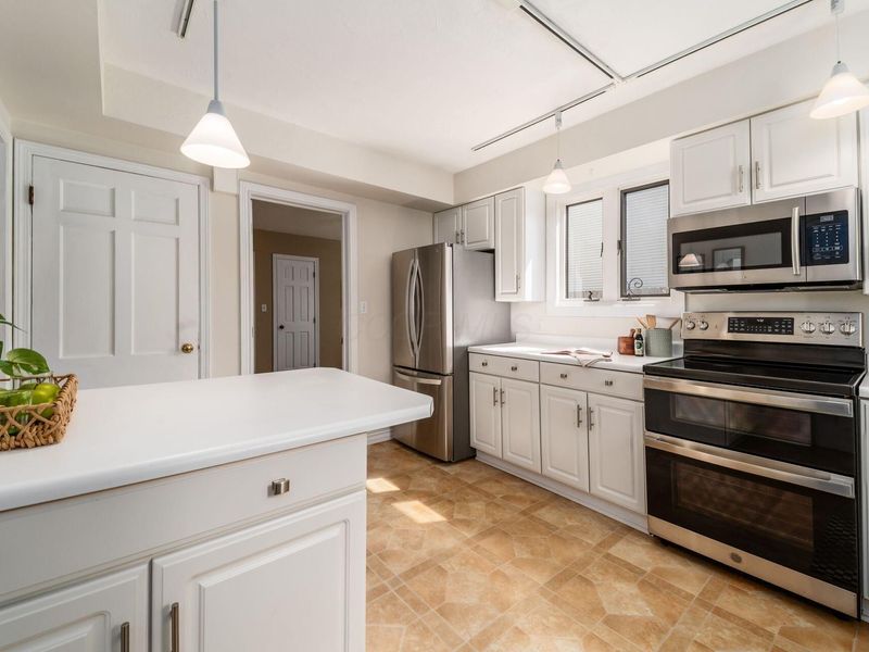 2012 Tewksbury Road, Columbus, OH 43221 Photo 17