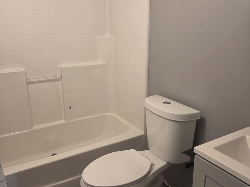 6106 London Groveport Road , Unit H8, Grove City, OH 43123 Photo 14