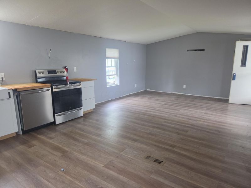 6106 London Groveport Road , Unit H8, Grove City, OH 43123 Photo 18