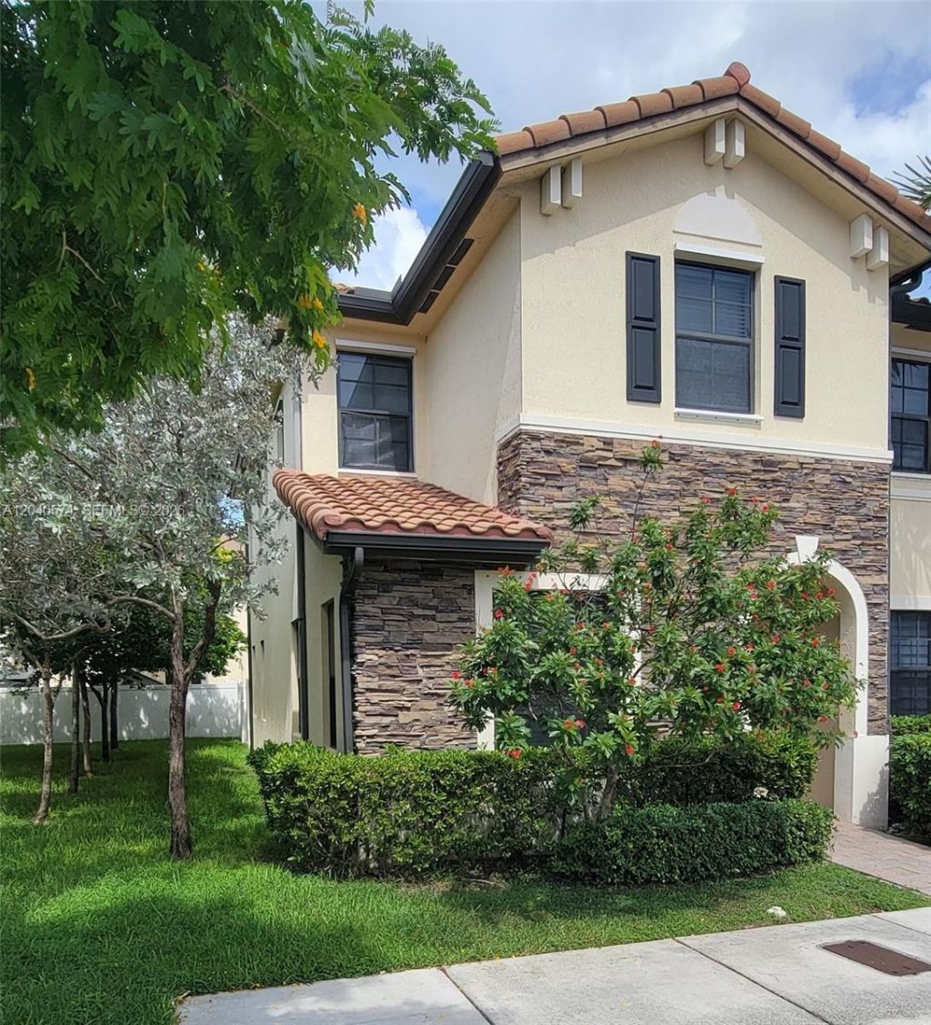 8872 W 35th Ct , Hialeah, FL 33018 Photo