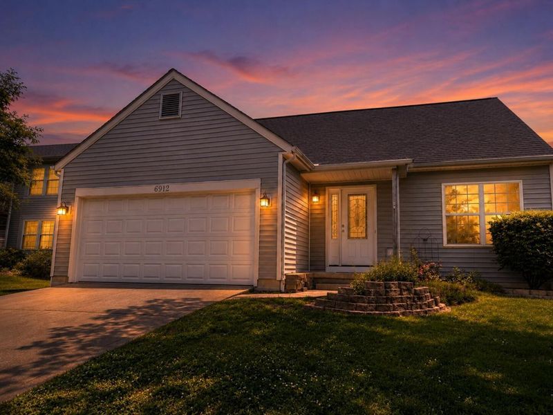 6912 Kinston Drive, Canal Winchester, OH 43110 Photo 2