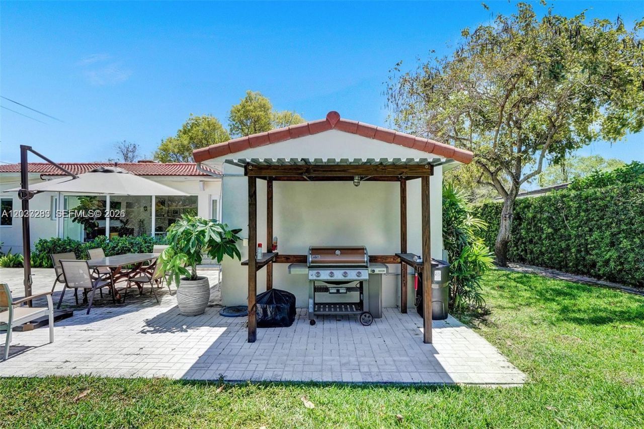 11 NW 97th St, Miami Shores, FL 33150 Photo
