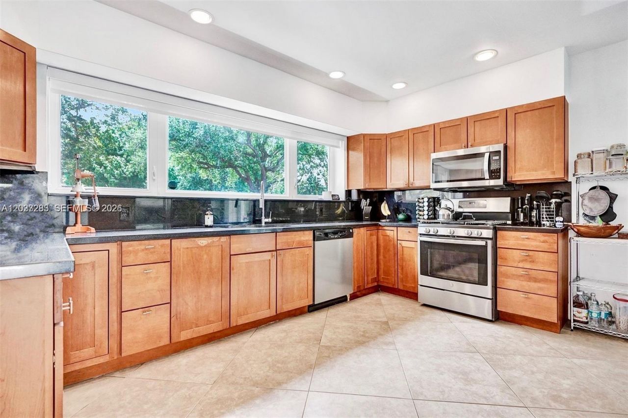 11 NW 97th St, Miami Shores, FL 33150 Photo