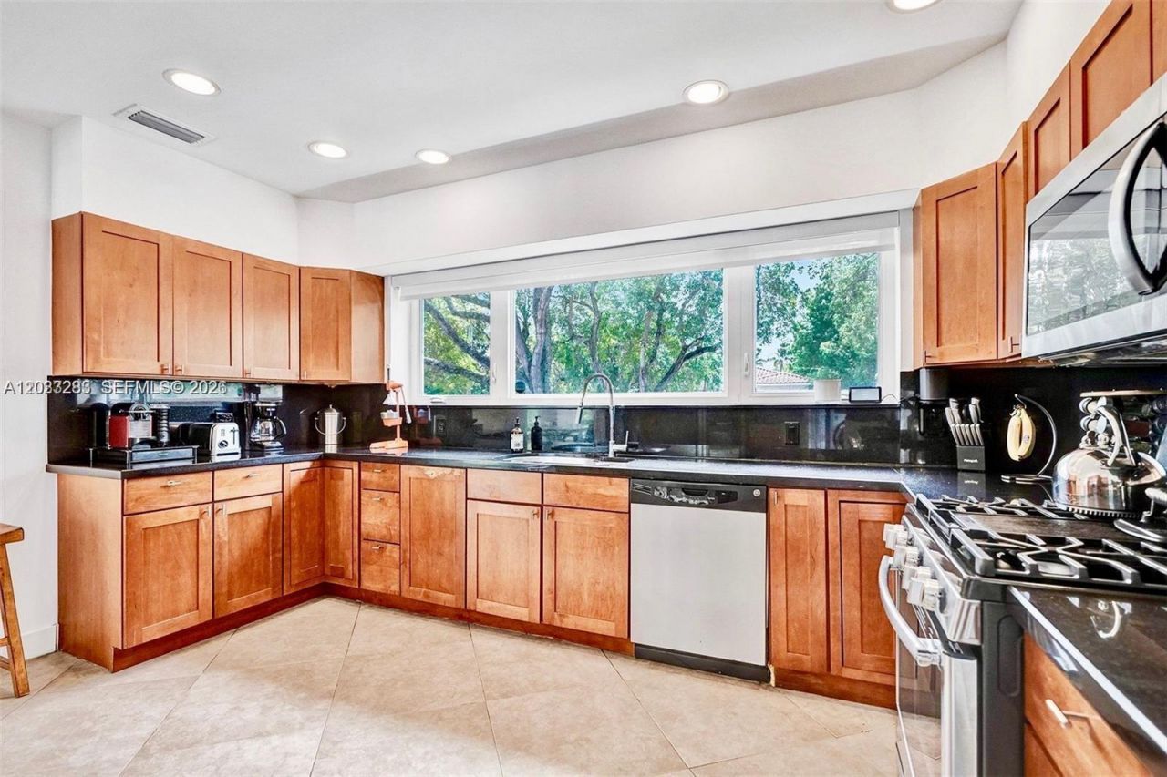11 NW 97th St, Miami Shores, FL 33150 Photo
