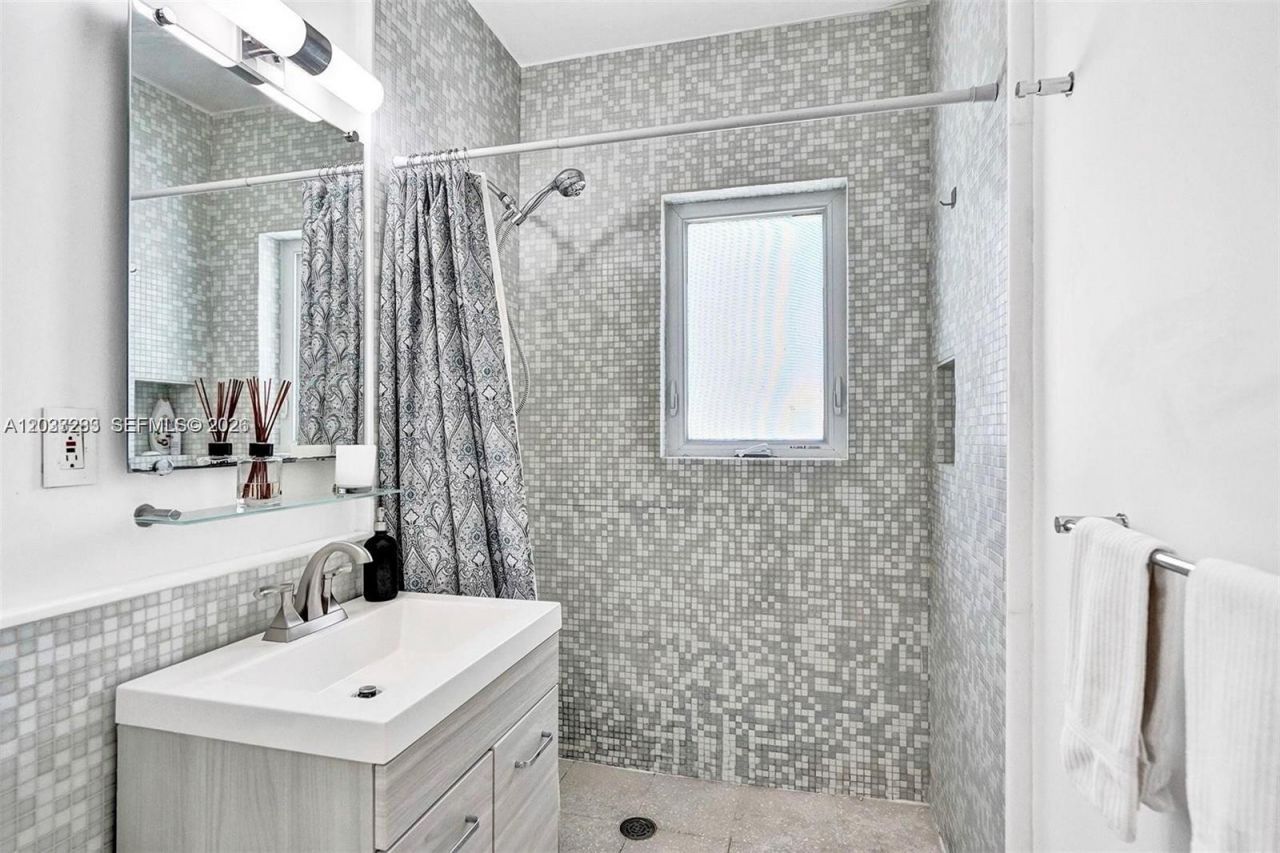 11 NW 97th St, Miami Shores, FL 33150 Photo