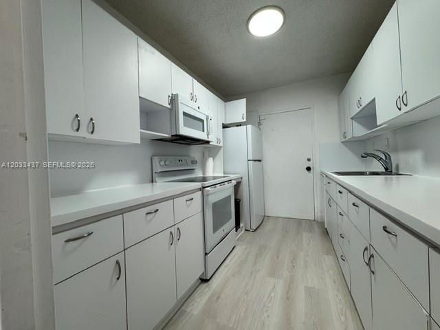 5401 Collins Ave , Unit 513, Miami Beach, FL 33140 Photo