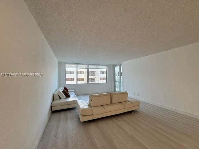 5401 Collins Ave , Unit 513, Miami Beach, FL 33140 Photo