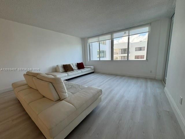 5401 Collins Ave , Unit 513, Miami Beach, FL 33140 Photo