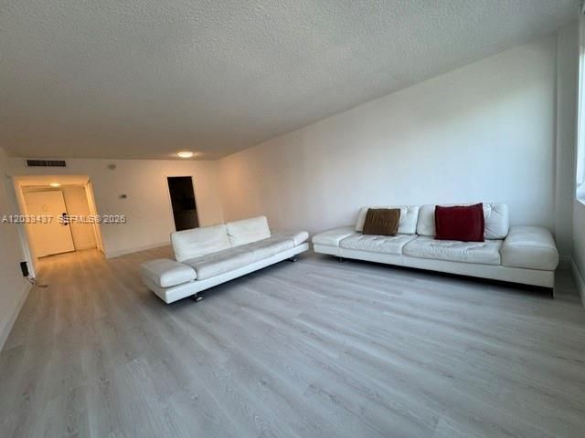 5401 Collins Ave , Unit 513, Miami Beach, FL 33140 Photo