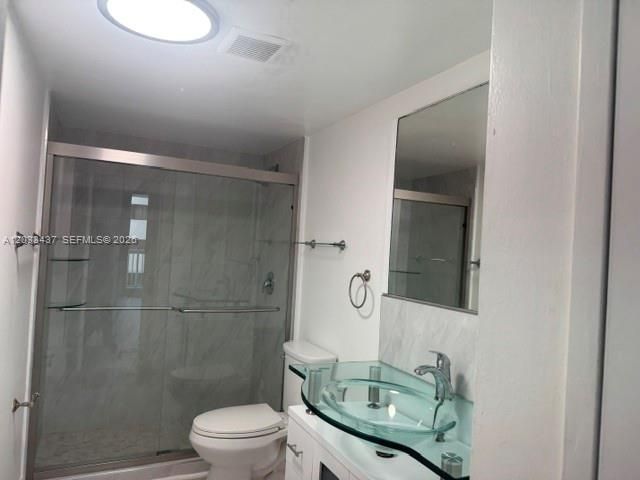 5401 Collins Ave , Unit 513, Miami Beach, FL 33140 Photo