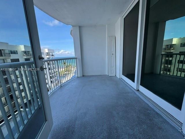 5401 Collins Ave , Unit 513, Miami Beach, FL 33140 Photo