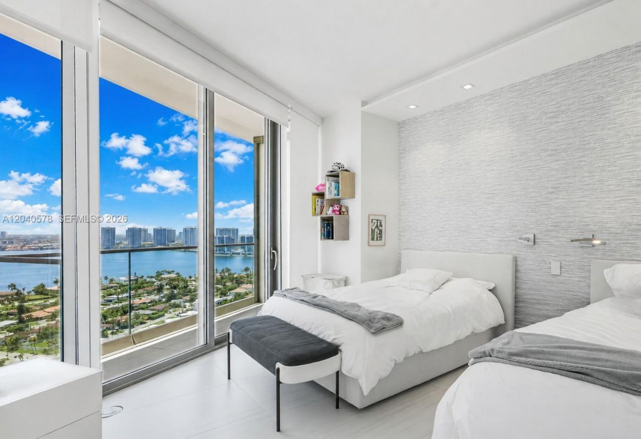 18975 Collins Ave , Unit 2004, Sunny Isles Beach, FL 33160 Photo
