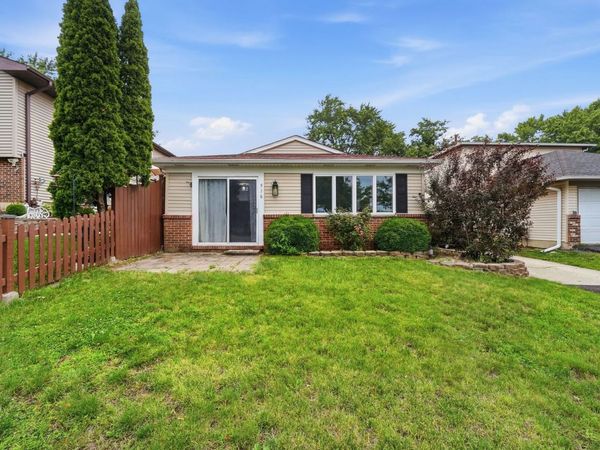 536 Princeton Drive , Bolingbrook, IL 60440