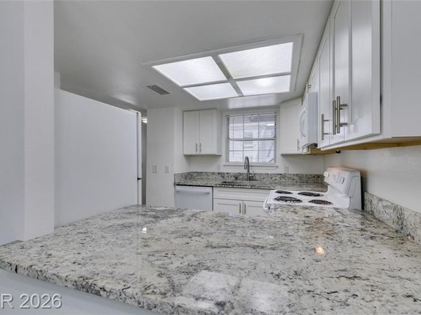 3823 S Maryland Parkway, Unit P4, Las Vegas, NV 89119