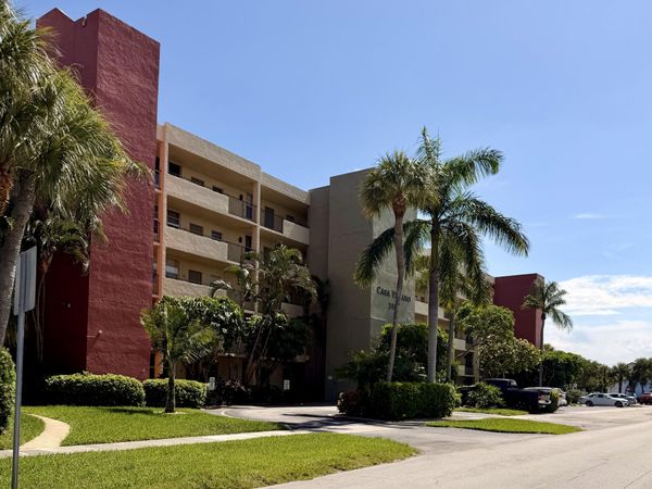 2400 NE 10th Street, Unit 106, Pompano Beach, FL 33062