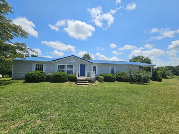 16868 Cedar Road , Phillipsburg, MO 65722