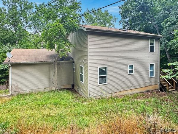 695 Castle Court, Lake Sherwood, MO 63357