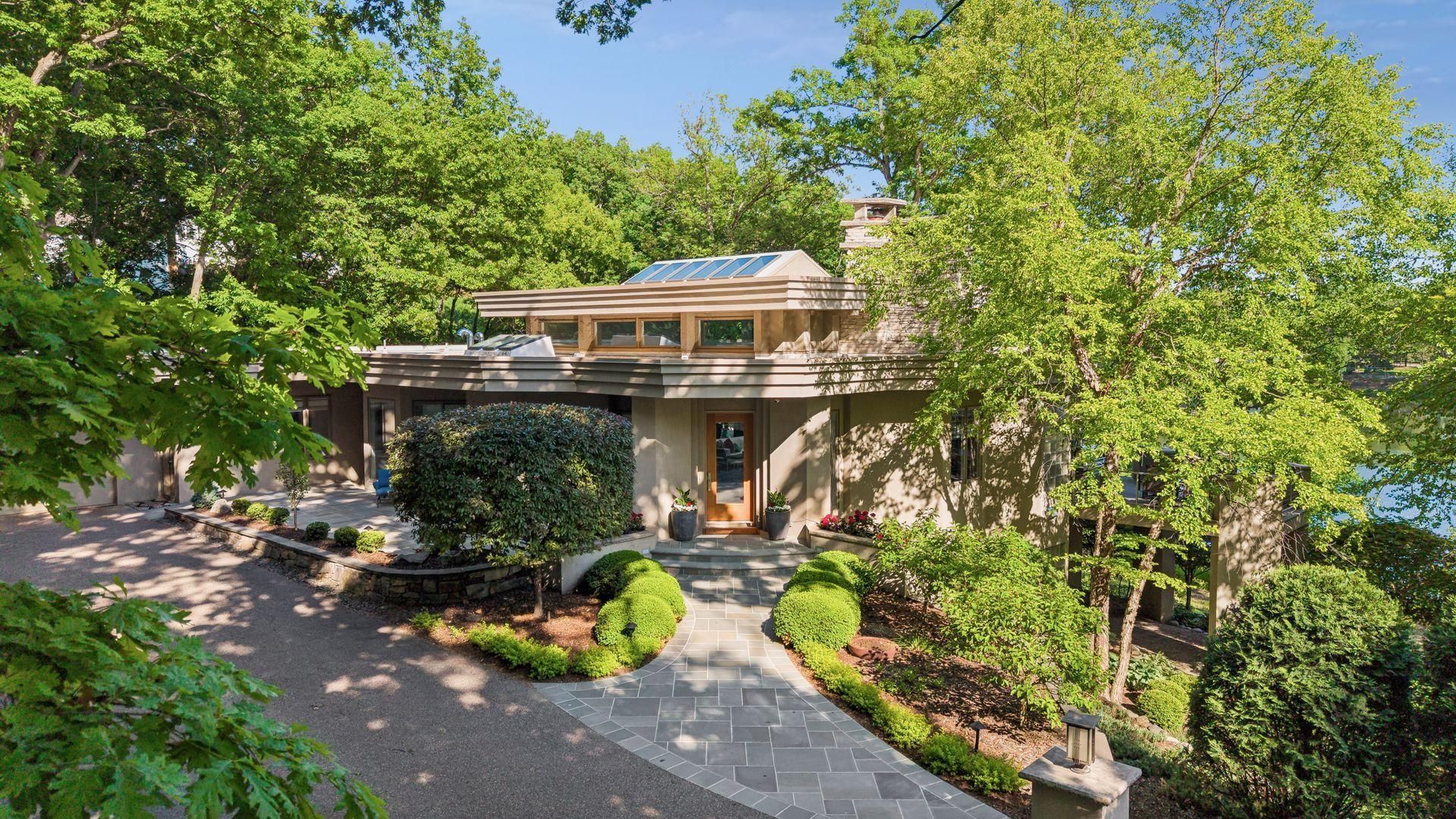 6504 Stauder Circle, Edina, MN 55436