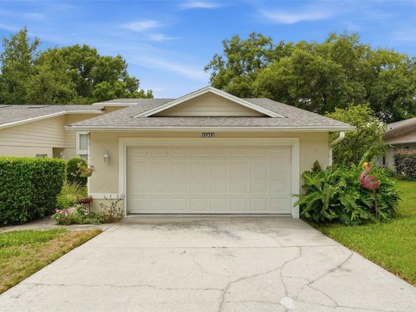 8928 VILLAGE GREEN BOULEVARD , CLERMONT, FL 34711