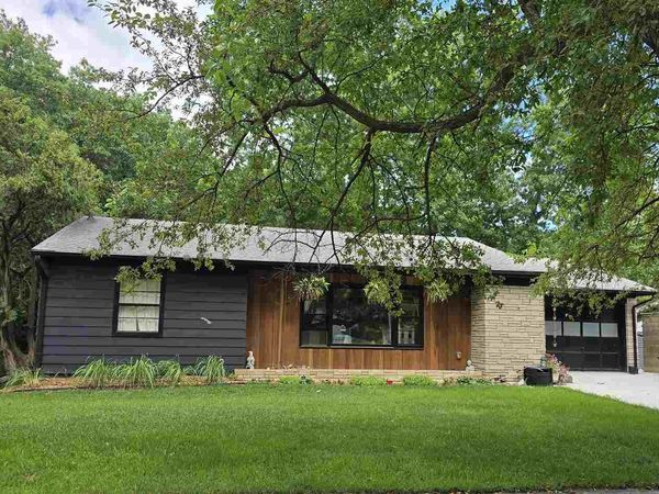 111 Montrose Ave, Iowa City, IA 52245