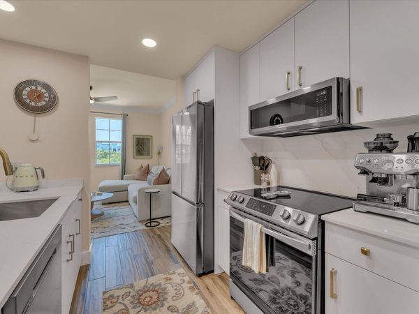 533 NE 3rd Avenue, Unit 512, Fort Lauderdale, FL 33301